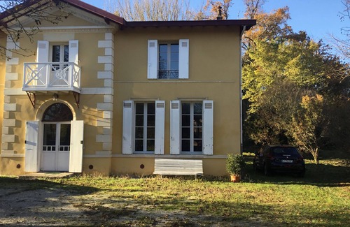 Pessac Condo | Maison Ancienne Mitoyenne, 17 km de Bordeaux, 25 km D'arcachon