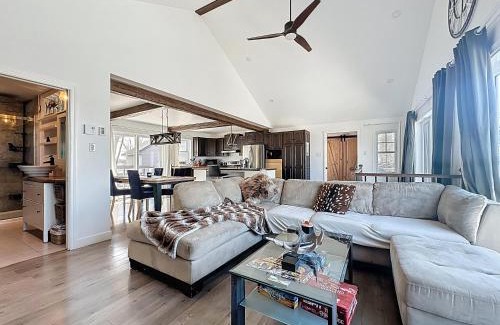 Sainte-Anne-de-Sorel House | Maison au bord de l'eau et Spa extérieur