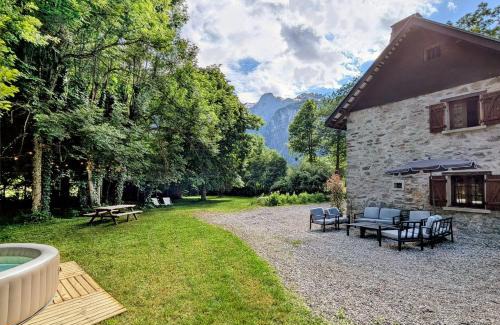 Auris House | Maison avec grand jardin, garage, jacuzzi supplément