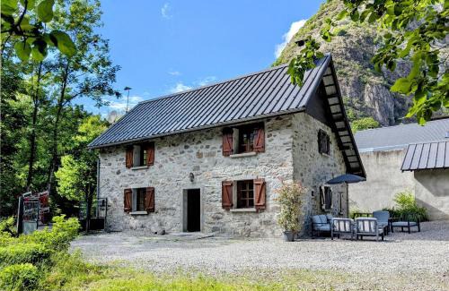 Auris House | Maison avec grand jardin, garage, jacuzzi supplément