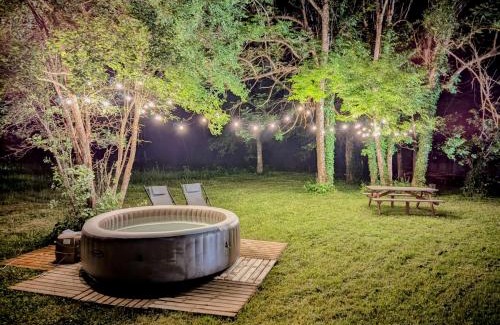 Auris House | Maison avec grand jardin, garage, jacuzzi supplément