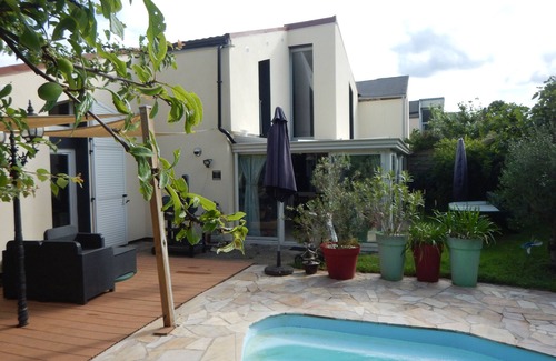 Croissy-Beaubourg House | Maison Avec Piscine Proche Paris et Disney