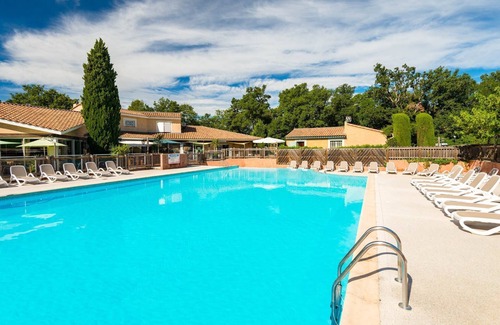 Gaujac Hotel | Maison avec terrasse | Saisonnier piscine!