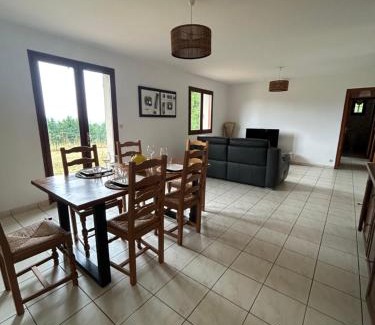 Azerat House | Maison avec verger