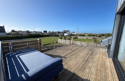 Ploudalmezeau House | Maison Bois, sea view, less than 100m from the sandy beach