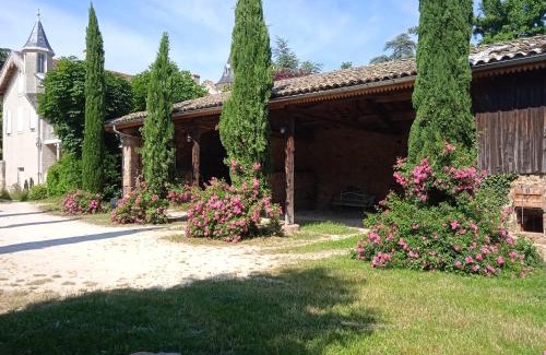 Quintenas Villa | Maison calme avec piscine entourée de son parc