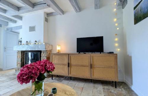 Mezieres-en-Brenne House | Maison confortable avec jardin clos, wifi et parking, idéale pour se ressourcer en pleine nature - FR-1-591-612