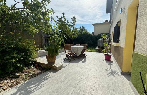 Chelles Apartment | Maison Confortable Avec Jardin à 15 min de Paris et 20 min de Disney