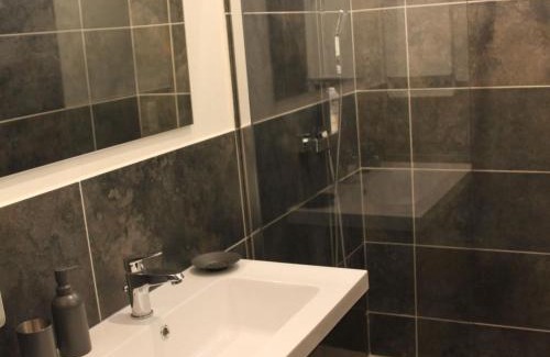 Virecourt House | Maison Contemporaine avec Grand Jardin, Proche Moselle et Nancy, Idéale pour Pêche et Loisirs - FR-1-584-46