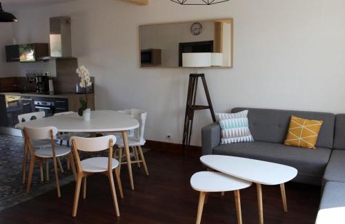 Virecourt House | Maison Contemporaine avec Grand Jardin, Proche Moselle et Nancy, Idéale pour Pêche et Loisirs - FR-1-584-46