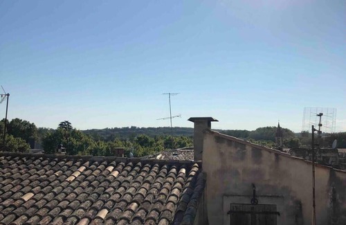 Montfrin House | Maison Cosy Lodge, 15 p, clim, wifi, cour, garage