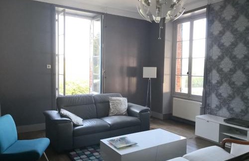 St Georges la Pouge House | maison courbarien