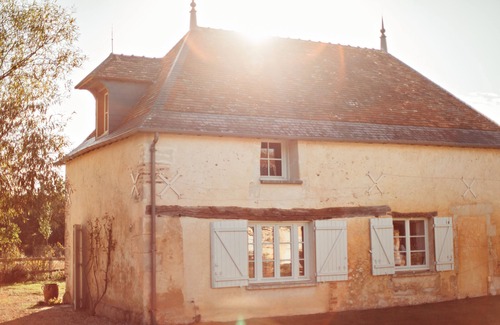 Ambillou House | Maison d'Annie - Country house, meadow view, sleeps 4