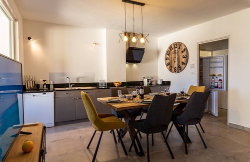 Chateauneuf-de-Gadagne House | Maison de Village - Bello Visto