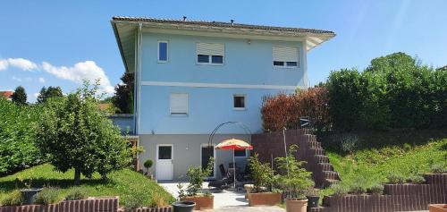 Cudrefin House | Maison d'hôtes Bleu Cudrefin