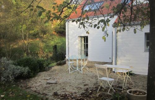 Court-Saint-Etienne House | Maison De Blanche Neige