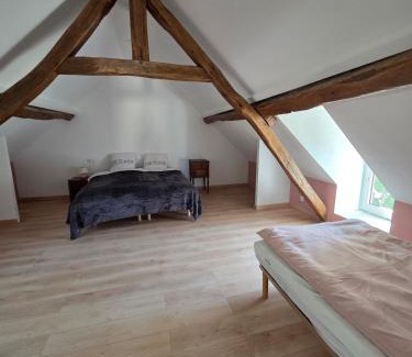 Saint-Bonnet-Troncais House | Maison de campagne