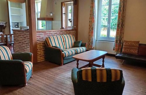 Montvicq House | Maison de Campagne avec Jardin Clos, Wi-Fi, Animaux Acceptés et Proche Station Thermale Néris les Bains - FR-1-489-272