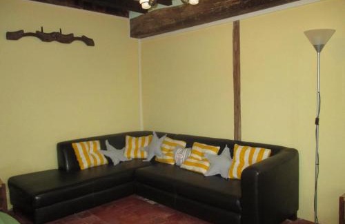 Montoldre House | Maison de campagne confortable avec jardin, barbecue et cheminées - proche de Vichy et activités karting - FR-1-489-170