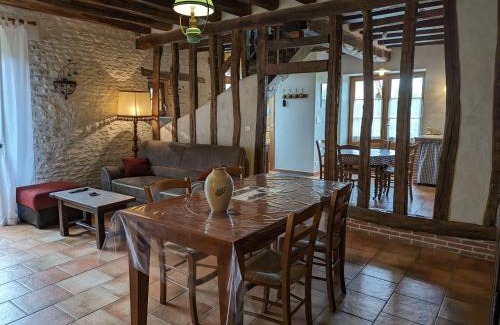 Lorcy House | Maison de caractère avec jardin privatif, terrasse, ping-pong – Proche Ferrières et Montargis - FR-1-590-40