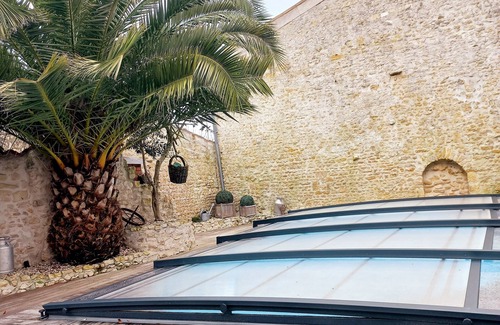 Dompierre-sur-Mer House | Maison de Charme en Pleins Centre Bourg du Village . 10 min de la Rochelle