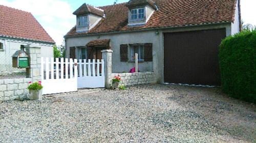Loire - Vignobles et Nohain House | Maison de charme à Saint-Père avec cheminée cosy