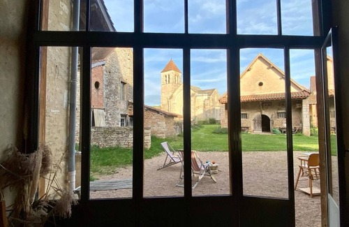 Chapaize House | Maison de Charme au Coeur de la Bourgogne, Idéale Pour des Vacances Avec Enfants