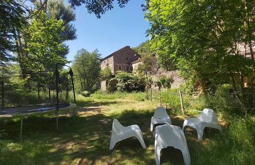 Leotoing House | Maison de Charme de 15 Pers. au Bord de la Rivière, Idéal Familles!