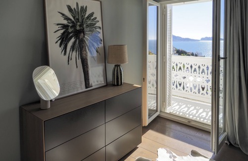 Roucas-Blanc House | Maison de Charme vue mer Avec Piscine au Centre de Marseille