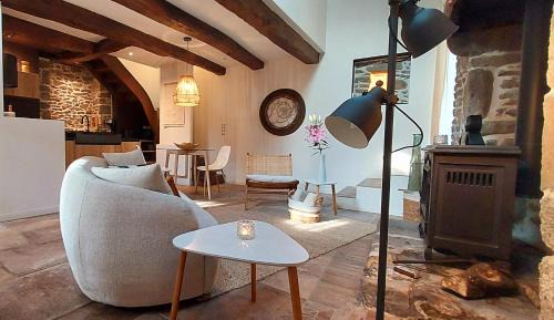 Taden House | Maison de contes en amoureux