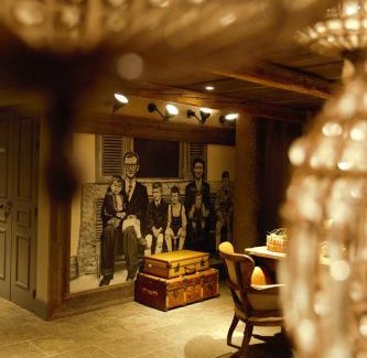 Val-d'Isere Hotel | Maison de Famille Les 5 Frères