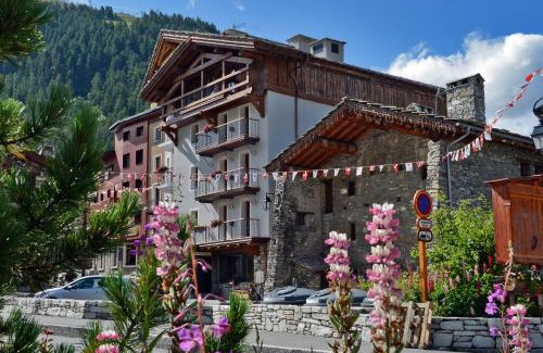Val-d'Isere Hotel | Maison de Famille Les 5 Frères