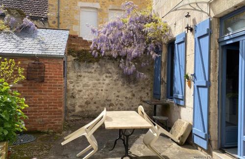Avallon House | Maison de l horloge