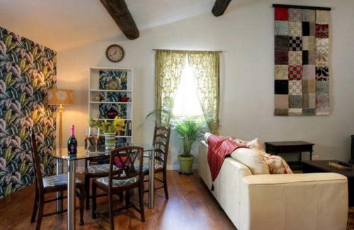 Montolieu Apartment | Maison de Textile Apartment