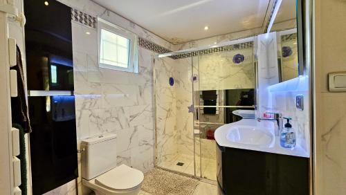 Stains Villa | Maison de Vacances mais pas de fêtes