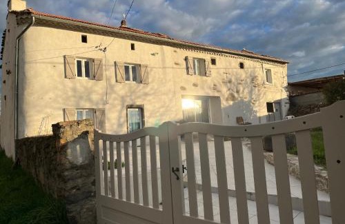Autrac House | Maison de vacances rénovée à la ferme, terrasse, proche du Parc Ardes, Puy de Dôme et Brioude - FR-1-582-375