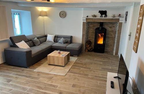Autrac House | Maison de vacances rénovée à la ferme, terrasse, proche du Parc Ardes, Puy de Dôme et Brioude - FR-1-582-375