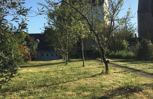 Le Guerno House | Maison de Village Avec Jardin -4 Couchages - à 15 Minutes des Plages