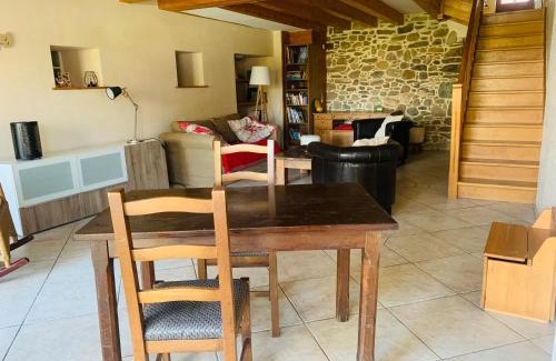 Loisin House | Maison de village entre lac et montagnes