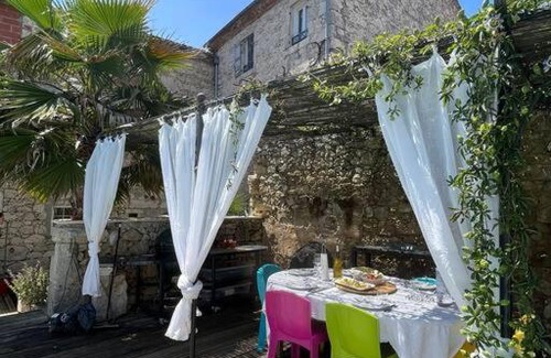 Laugnac House | Maison de village tout confort avec piscine
