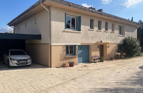 Carcassonne House | Maison de Ville Avec Piscine, Jardin, Terrain de Boule, Salle de Jeux