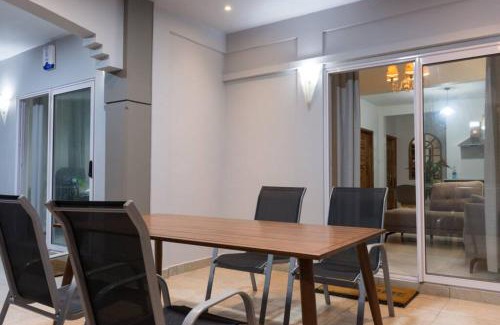 Mahebourg House | Maison des Paquerette