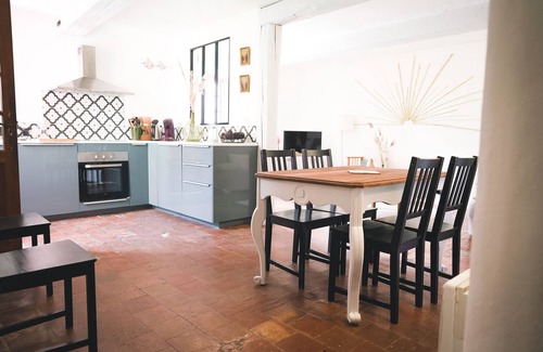 Rognes House | Maison du Berger in the heart of a Provencal vineyard