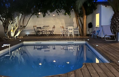 Aimargues Villa | Maison du Bonheur - Piscine - Jacuzzi - Proche Plage