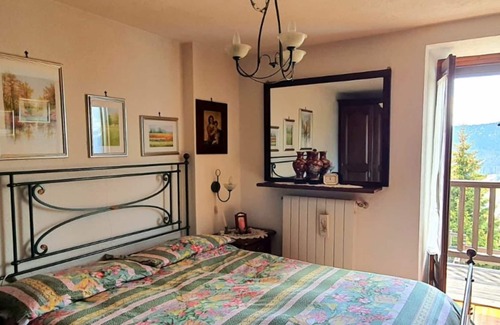Chatel Apartment | Maison du Soleil, Appartamento in Antico Borgo con Ampia Vista Sulla Vallata