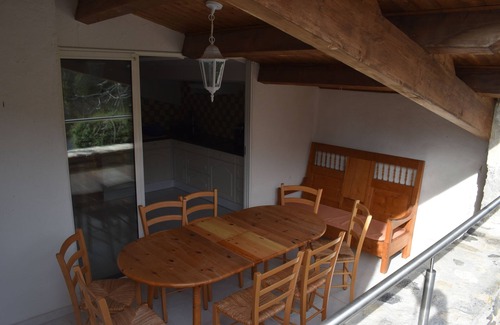 Lussas House | Maison en Pierre, Jardin : Clim et Piscine en été Jacuzzi et Chauffage en Hiver