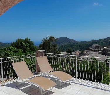 Pietra-di-Verde House | Maison entre terre et mer Vue sur mer Grande terrasse