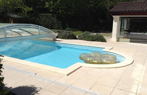 Eyliac House | Maison familiale de campagne au bord d'une rivière avec piscine