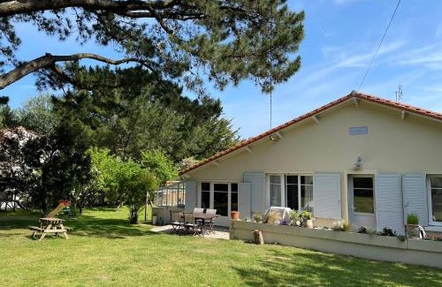 Saint-Palais-sur-Mer Villa | Maison familiale- jardin & piscine-600m plage