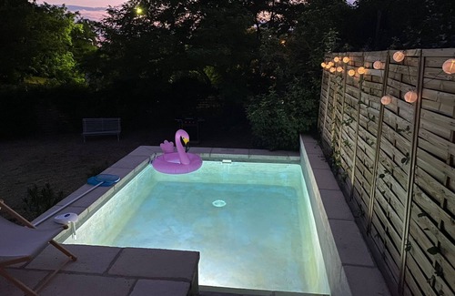 La Capelle-et-Masmolene House | Maison Entière en Pierre Avec Piscine au Cœur D'un Village Typique